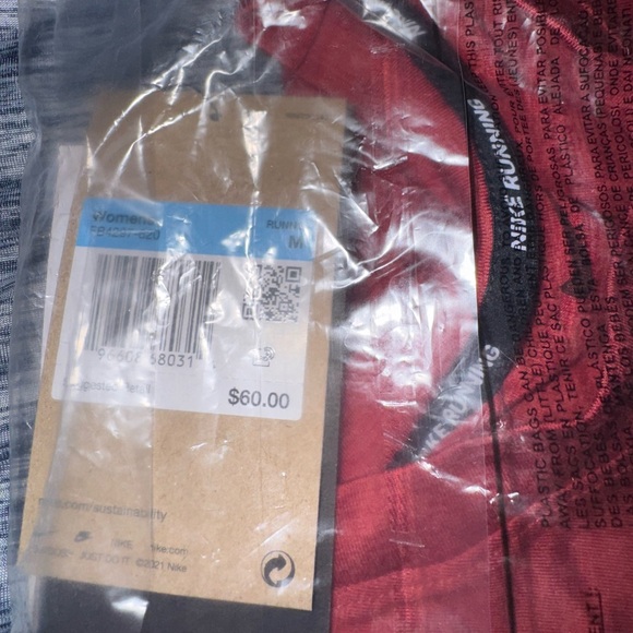 NWT Nike Women’s Medium Running Shirt with Pockets - Picture 3 of 6